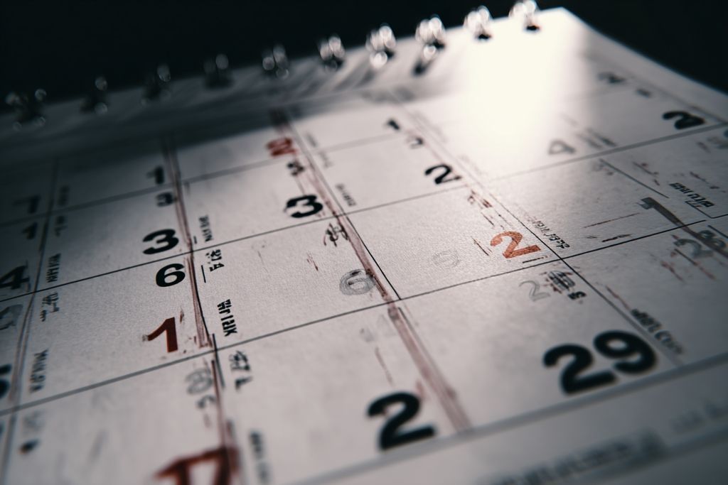 Calendrier affichant les dates clés pour les notifications de renouvellement de bail des locataires